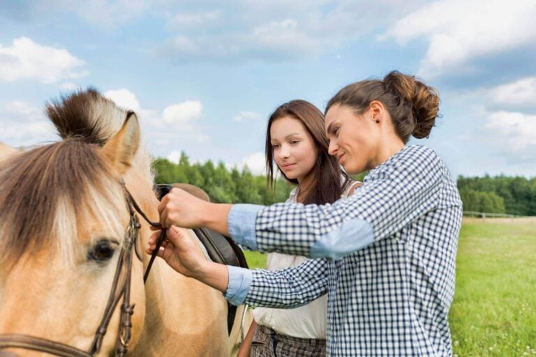 Vom Bürostuhl aufs Pferd: Darum ist Reiten der perfekte Ausgleich